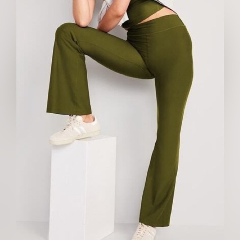 OLD NAVY Green Extra High-Waisted PowerSoft Flare Leggings Size XL New With tags